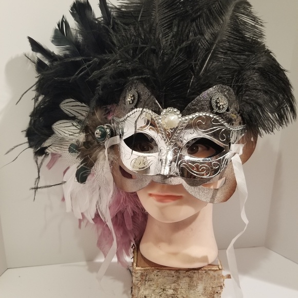 905 Mardi Gras Mask - Picture 3 of 3